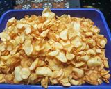 Foto langkah ke 5 dari resep Keripik singkong daun kunyit.