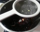 A picture of step 4 of Home-made cranberry sauce.