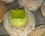 Foto langkah ke 7 dari resep Donat Vla Matcha.