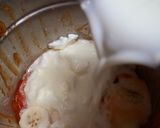A picture of step 2 of Papaya Banana Smoothie.