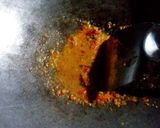 Foto langkah ke 2 dari resep Tongkol Goreng Kuah Kari Pedas.