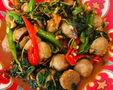 รูปขั้นตอนการทำที่ 2 ของ ผัดเผ็ดลูกชิ้นใบกะเพรา