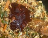 A picture of step 7 of Malaysian style Mie goreng.