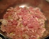 A picture of step 1 of Leeks with chicken in white sauce.