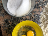 Pan dulce trenzado, con semillas de sésamo