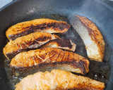 Foto del paso 1 de la receta: Salmón con costra de mermelada de melocotón en salsa de soja