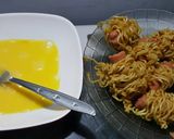 Foto langkah ke 2 dari resep Sosis mie goreng.