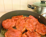 Foto langkah ke 3 dari resep Pork Chops Mushroom Sauce.