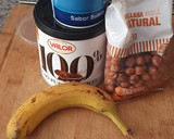 Foto del paso 1 de la receta: Yogur con plátano, cacao puro y frutos secos