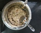 A picture of step 4 of Christmas fruit cake.