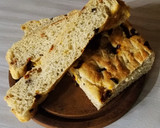 Foto del paso 8 de la receta: Focaccia con tomates secos, romero y olivas negras. Fácil y rápida, sin amasar. 🍅🫒🍞