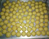 Foto langkah ke 4 dari resep Bola Salju Keju Almond.
