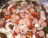 A picture of step 4 of Minced meat pizza 🍕🤫.