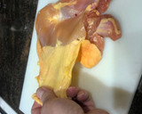 Foto del paso 3 de la receta: Muslo de pollo a la plancha con guarnición de brócoli salteado