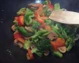Foto del paso 3 de la receta: Fideos soba con verduras y salmón ahumado