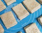 Foto langkah ke 4 dari resep Odading/Kue Bantal/Bolang Baling/Gembukan.
