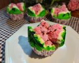 Foto langkah ke 8 dari resep Bolu Kukus Semangka.