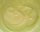 Foto langkah ke 1 dari resep Pandan chesee roll cake.