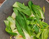 Foto del passaggio 3 della ricetta Pak Choi Piccante in Padella