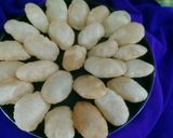 A picture of step 7 of Dahi Poori.