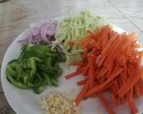 A picture of step 1 of Spicy chicken spaghetti.