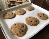 Foto langkah ke 6 dari resep Soft Baked Chocolate Chip Cookies.