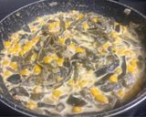 Foto del paso 2 de la receta: Rajitas poblanas con crema y queso