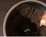A picture of step 2 of Oreo biscuit Cake.