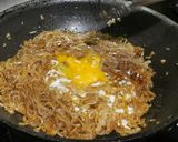 A picture of step 3 of Pad Thai with Egg (Quick Version).