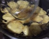 A picture of step 3 of Aloo Ke Pakoray.