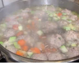 Foto del paso 7 de la receta: Sopa de verduras y albóndigas