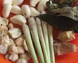 Foto langkah ke 1 dari resep Ayam masak coto makassar.