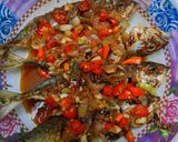 Foto langkah ke 4 dari resep Ikan Goreng Tumis Cabe.