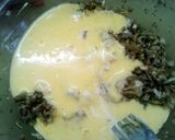Csirkemell sajtos, gombás bundában recept fázis 4 fotója
