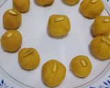 A picture of step 4 of Coconut mango balls.