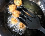 A picture of step 6 of Naan Pakora.