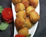 A picture of step 4 of Chicken cheese balls..