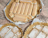 Foto del paso 2 de la receta: Pastel de manzana con natillas y crumble
