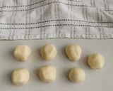A picture of step 7 of Coffee butter buns.