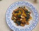 รูปขั้นตอนการทำที่ 2 ของ ฟักทองผัดไข่ โหระพา