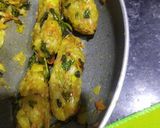 A picture of step 6 of Potato spring onion papad roll.