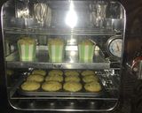 Foto langkah ke 5 dari resep Banana cup cake.