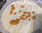 Une image de l'étape 1 de Feuilletés apéritifs saucisses sauce moutarde et mimolette.