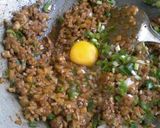 Foto langkah ke 5 dari resep Martabak kentang daging bumbu rendang.