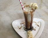 A picture of step 2 of Chocolate banana milkshake.