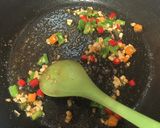 Foto langkah ke 4 dari resep Ayam Cabai Garam (Spicy Chilli Fried Chicken).