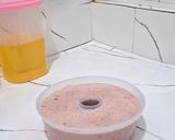 Foto langkah ke 5 dari resep Puding Susu Strawberry.