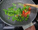 Foto langkah ke 4 dari resep Ayam Popcorn Goreng Pandan.