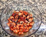Foto del paso 1 de la receta: Torta con salsa de frutillas al Oporto