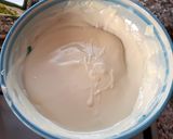Foto del passaggio 6 della ricetta Cheesecake al cioccolato bianco con ganache al cioccolato fondente